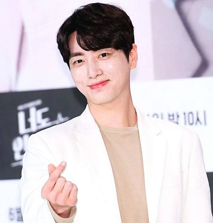 배우-이준혁