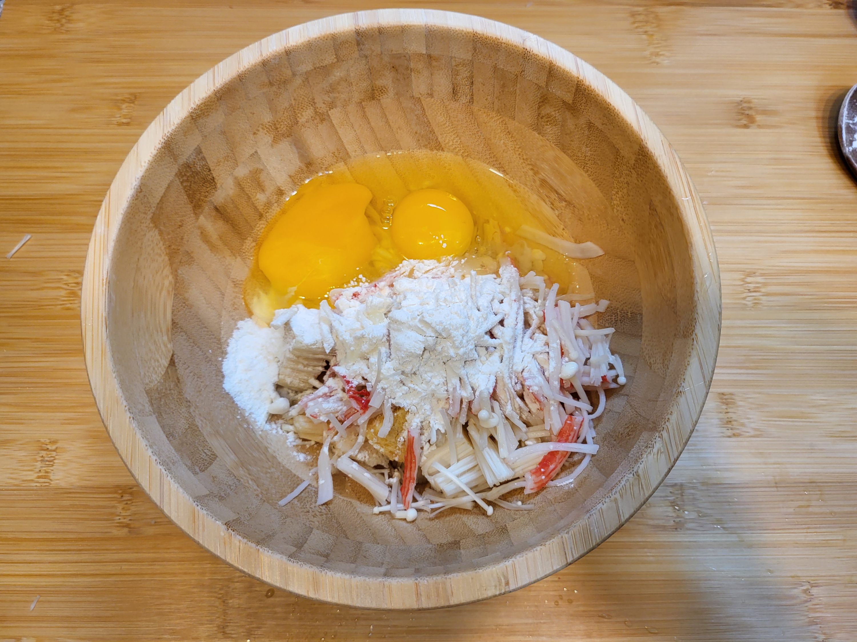 팽이버섯전 반죽 섞기