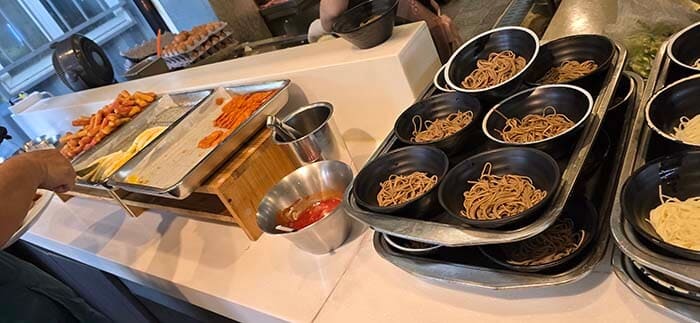 즉석 메밀국수와 튀김 코너