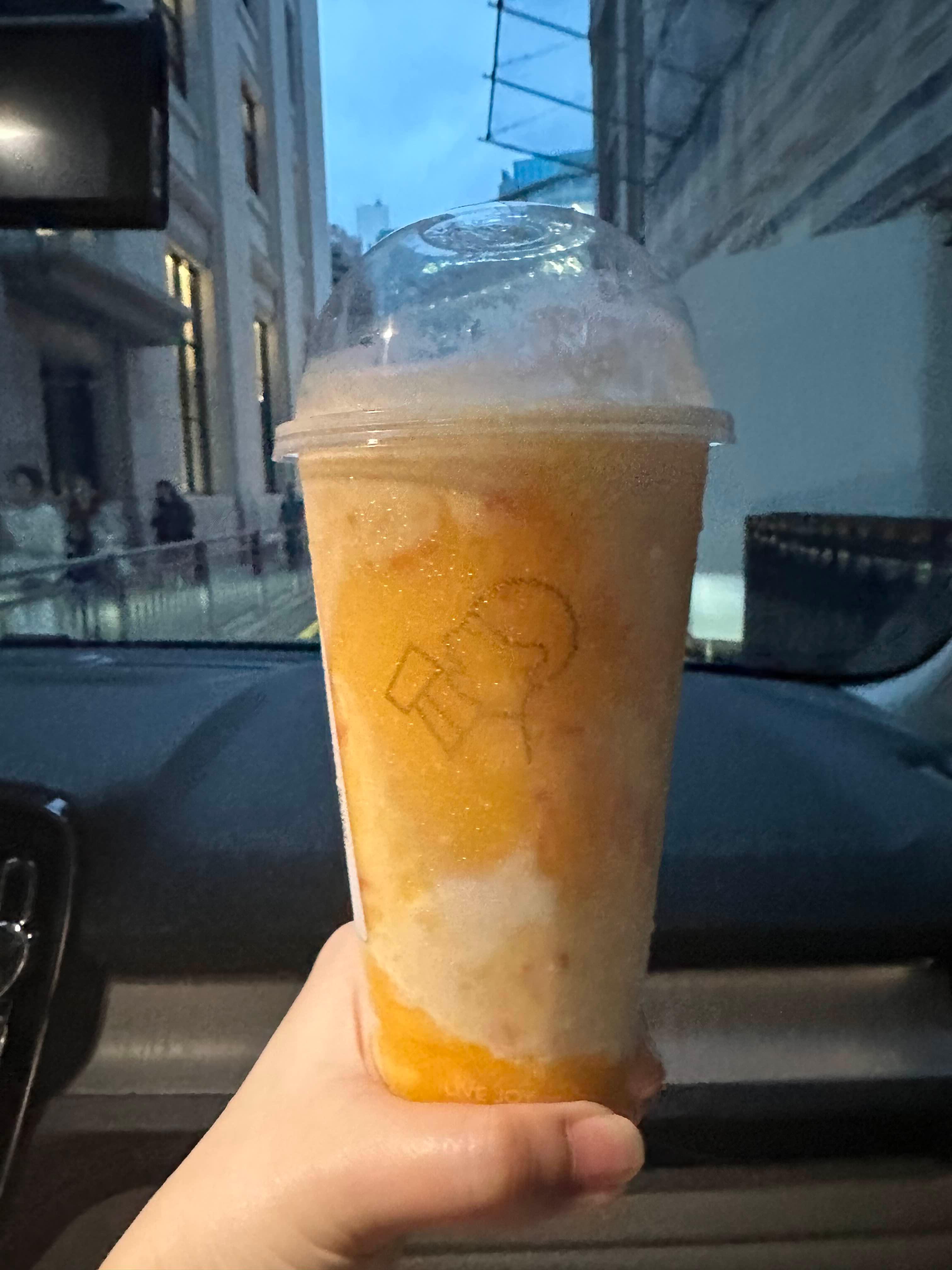 명동 HEYTEA 망고 레드자몽 사고