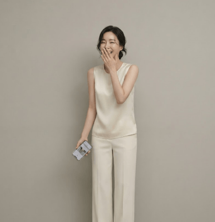 고정비 명세서 확인하고 놀라는 모습