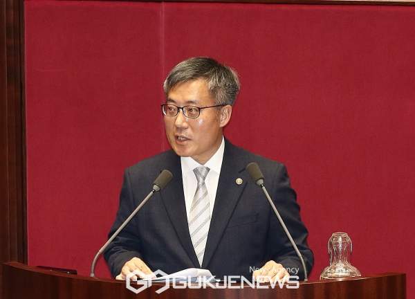 김석우 법무부차관 프로필