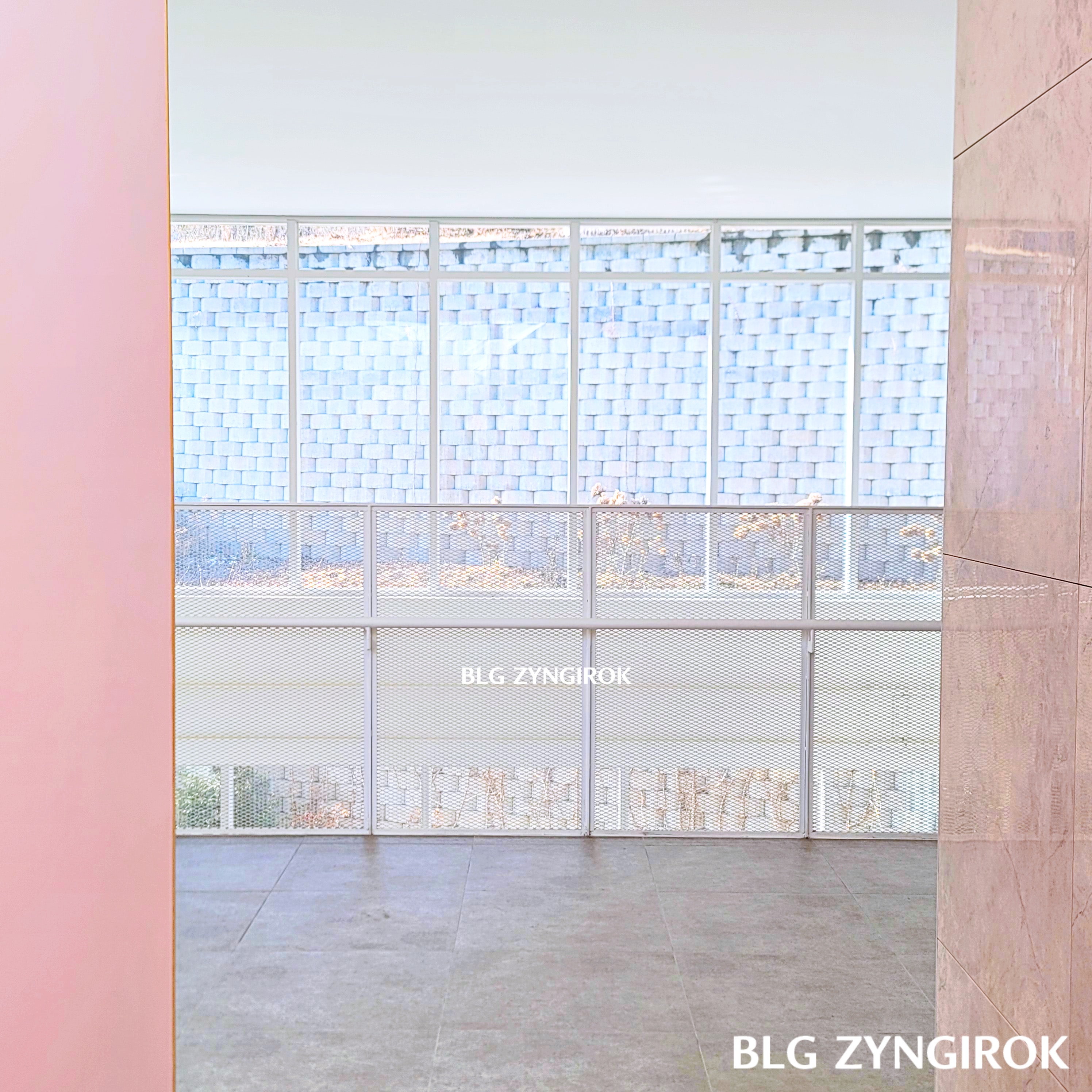 양주 카페 닛다 내부 - 2층 복도 모습이다.
