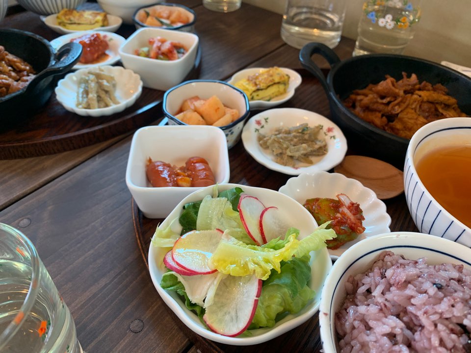 숯불구이 한상 모습