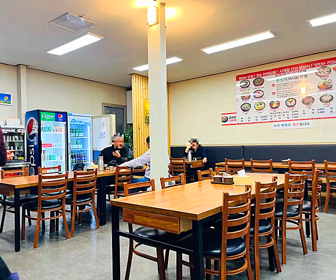 용추골미궁순대 내부