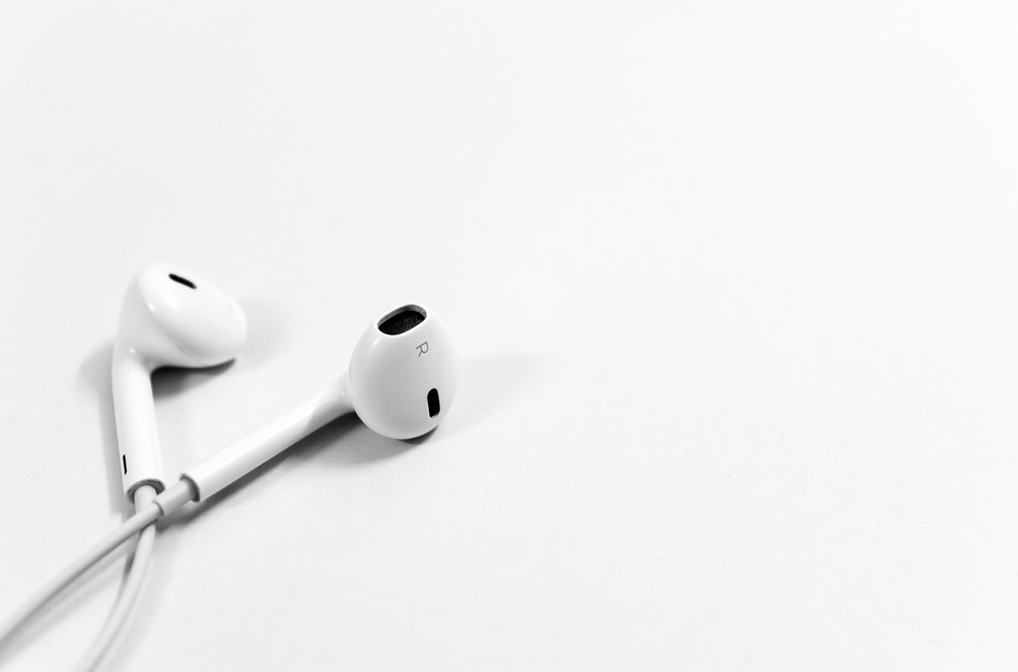 이어폰은 왜 항상 한쪽이 더 잘 고장날까? 우리가 몰랐던 구조와 오디오 기술의 역사