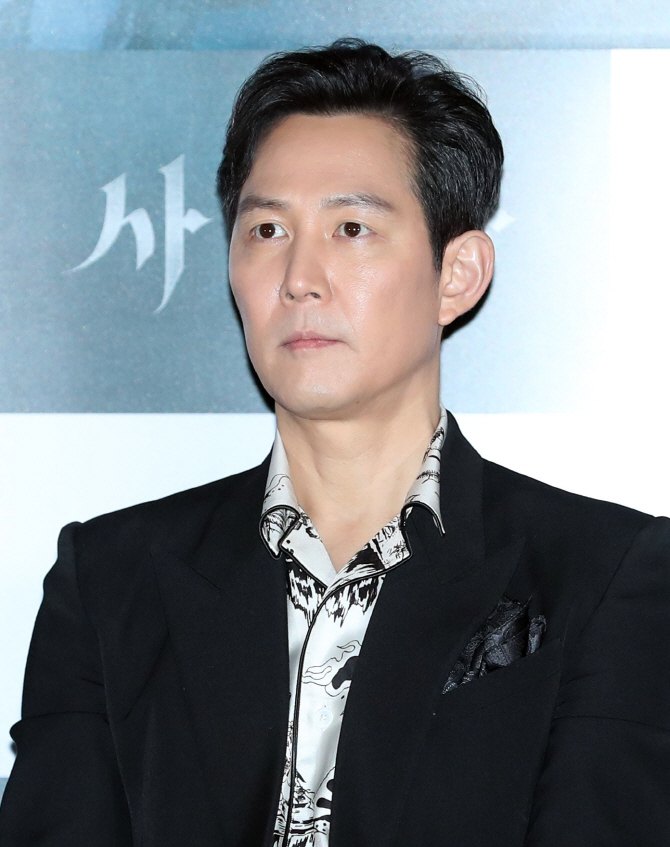 배우 이정재 사진