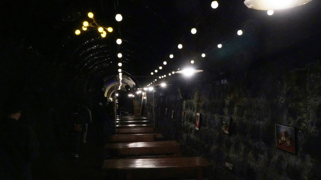 img.jpg?credential=yqXZFxpELC7KVnFOS48yl