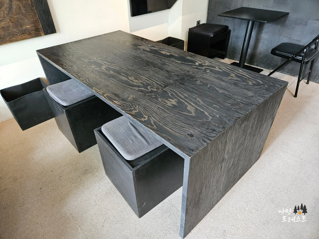 신동 티유티 카페 내부