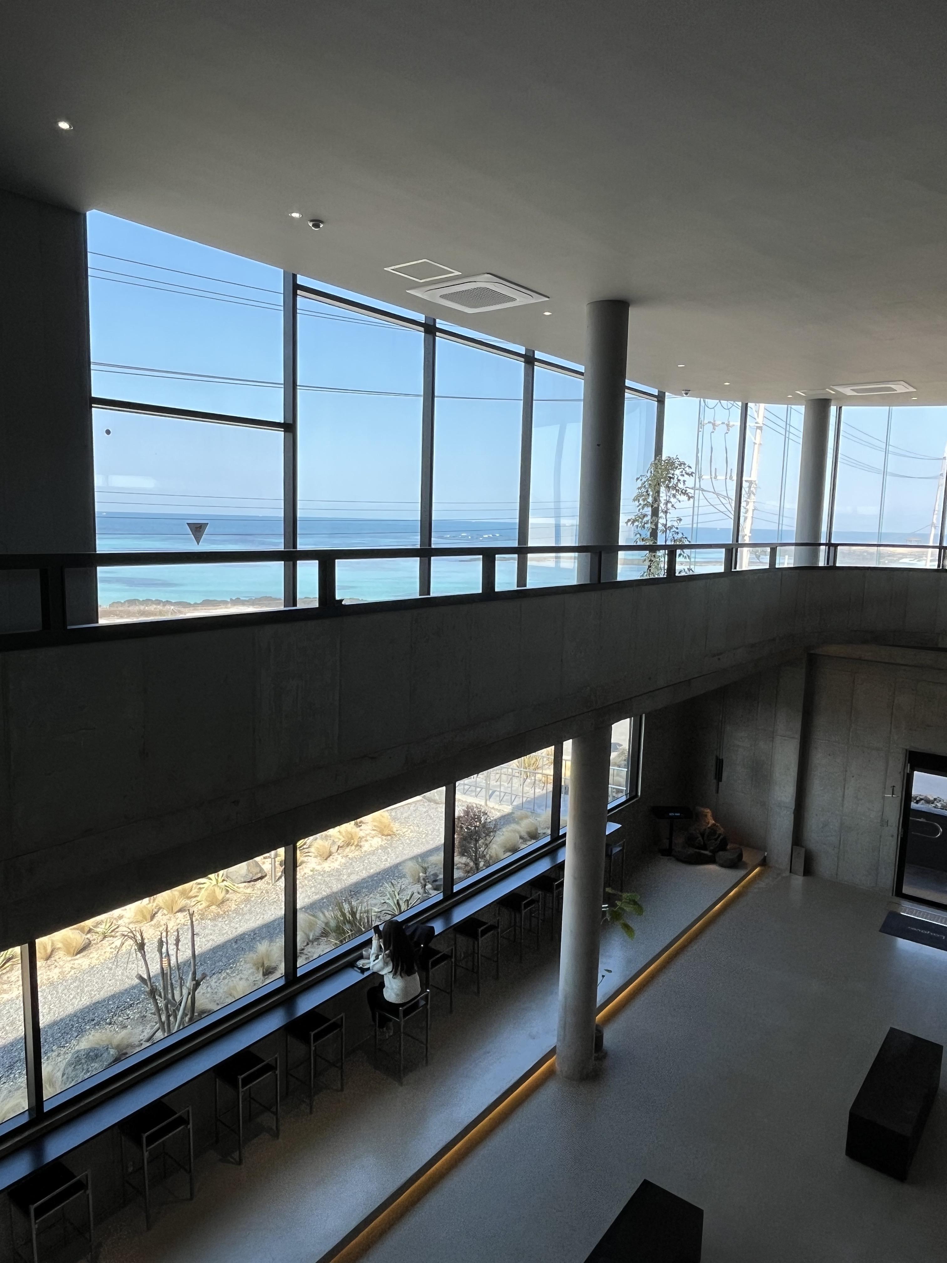 제주 조천 오션뷰 코난비치 레이오버 카페