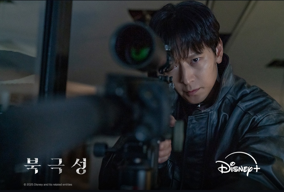 강동원 배우님이 출연한 북극성 포토 (사진 출처:디즈니플러스)