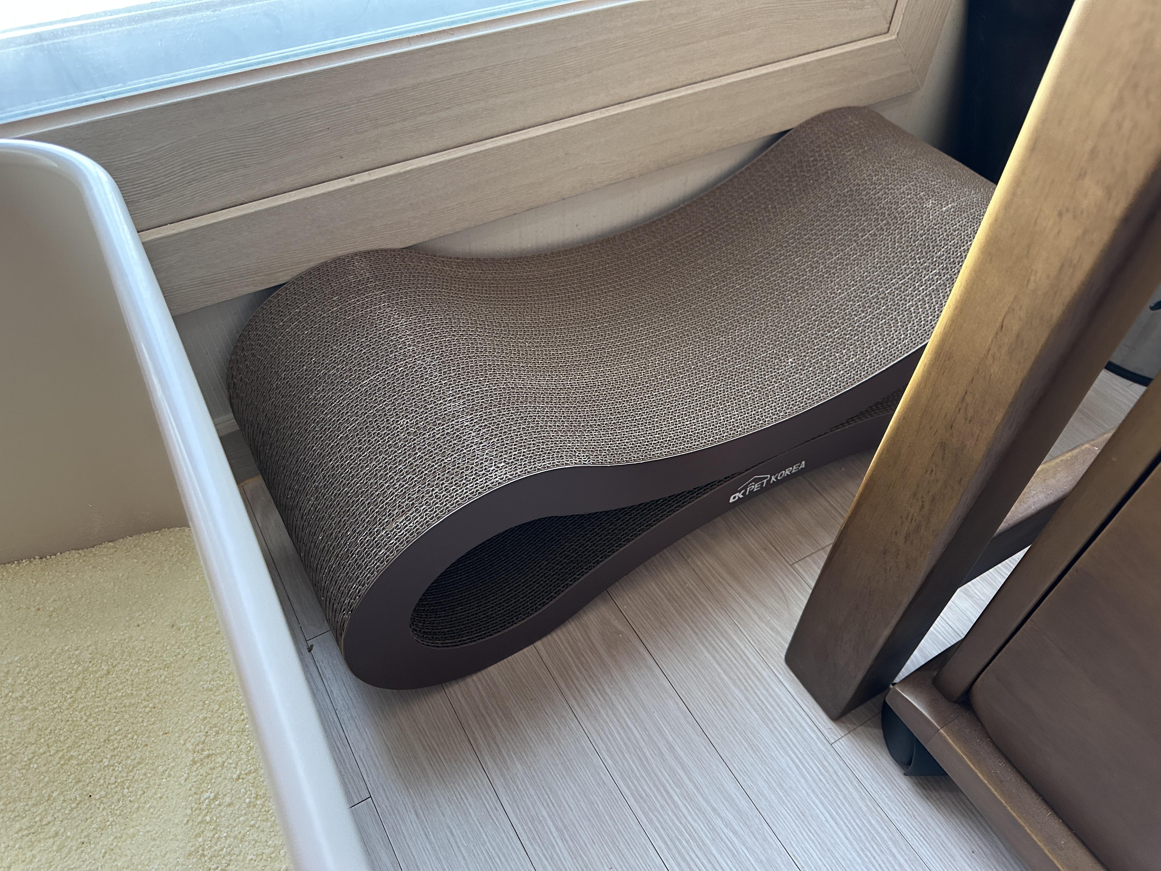 화장실방에_놓은_새_스크래쳐