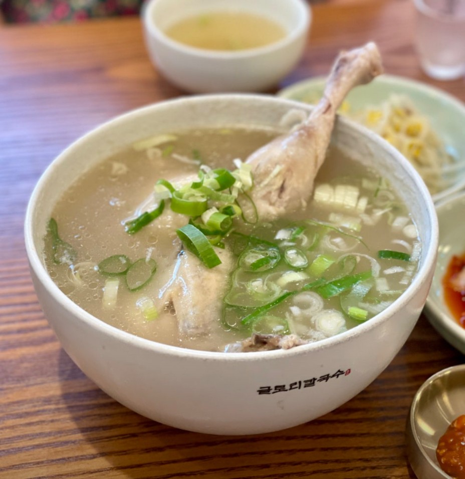 한식 신상 맛집 등장! 글로리 칼국수 잠실본점 솔직리뷰
