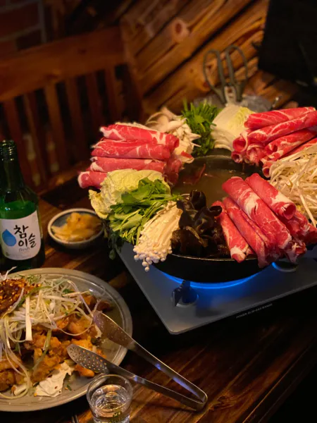 생생정보 대결 맛 대 맛 철판 삼겹살 해물 전골 vs 철판 오겹살 수육 한 상 음식점 위치