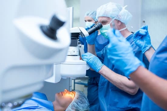 라섹 (LASEK: Laser-Assisted Sub-Epithelial Keratectomy)