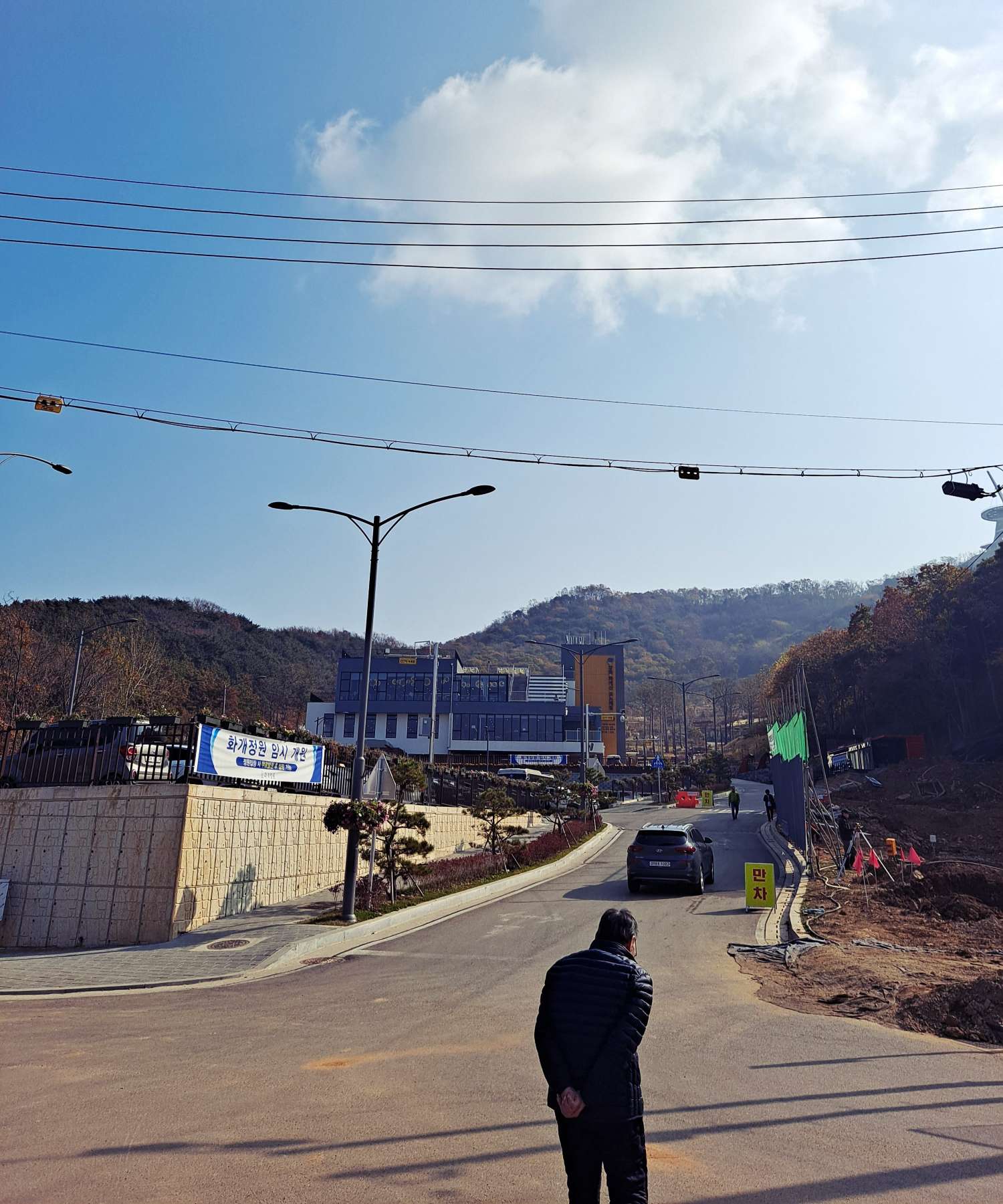 모노레일 타러 올라가는중