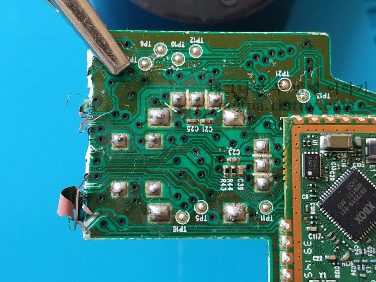 엑스박스 게임패드 1세대 디솔더링 시도.