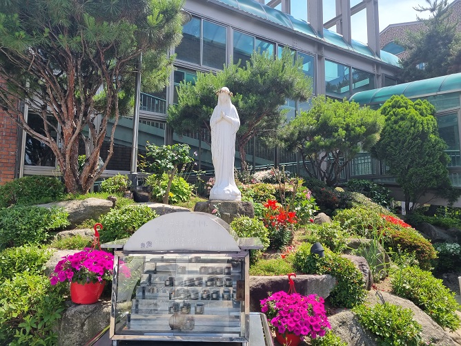 전주 아중성당 성모상