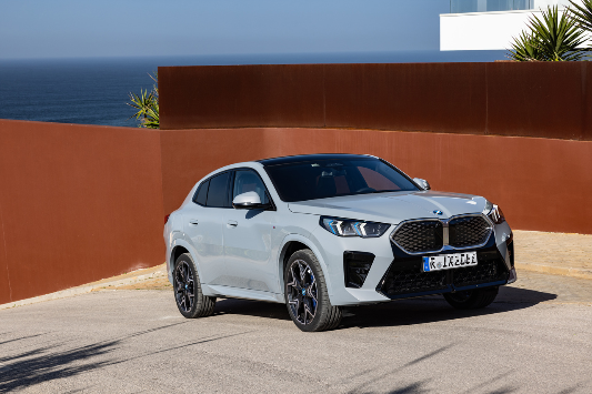 BMW iX2 외부디자인