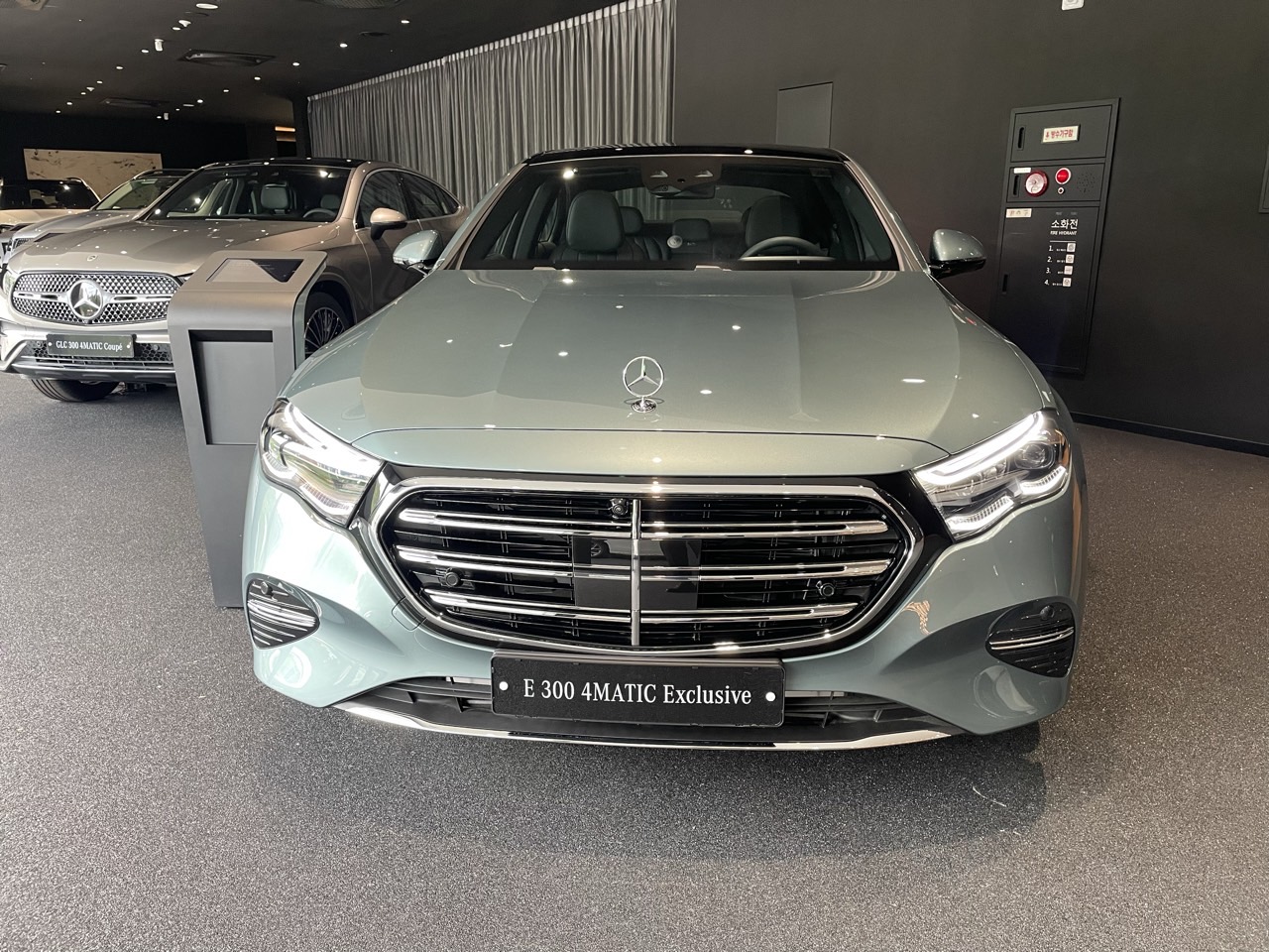 2025 E 300 4MATIC EX