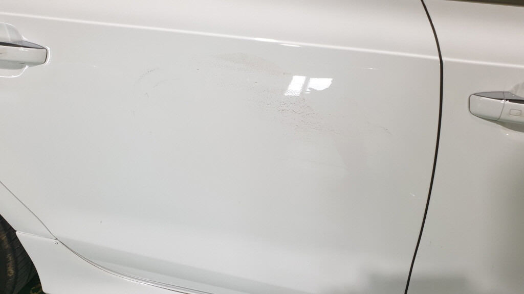 뒷문 자동차 판금도색 - 뒷문