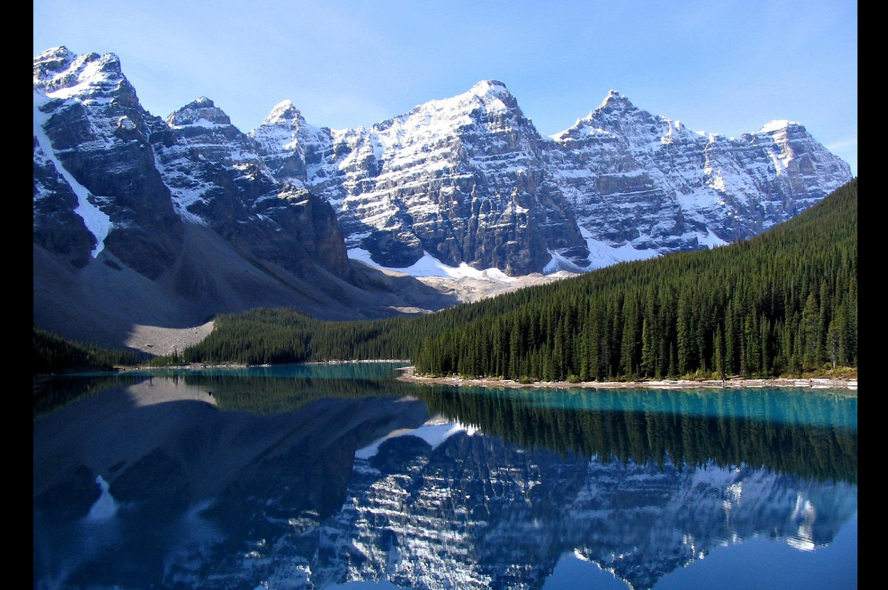 캐나다 벤프공원 호수와 설산이 있는 사진