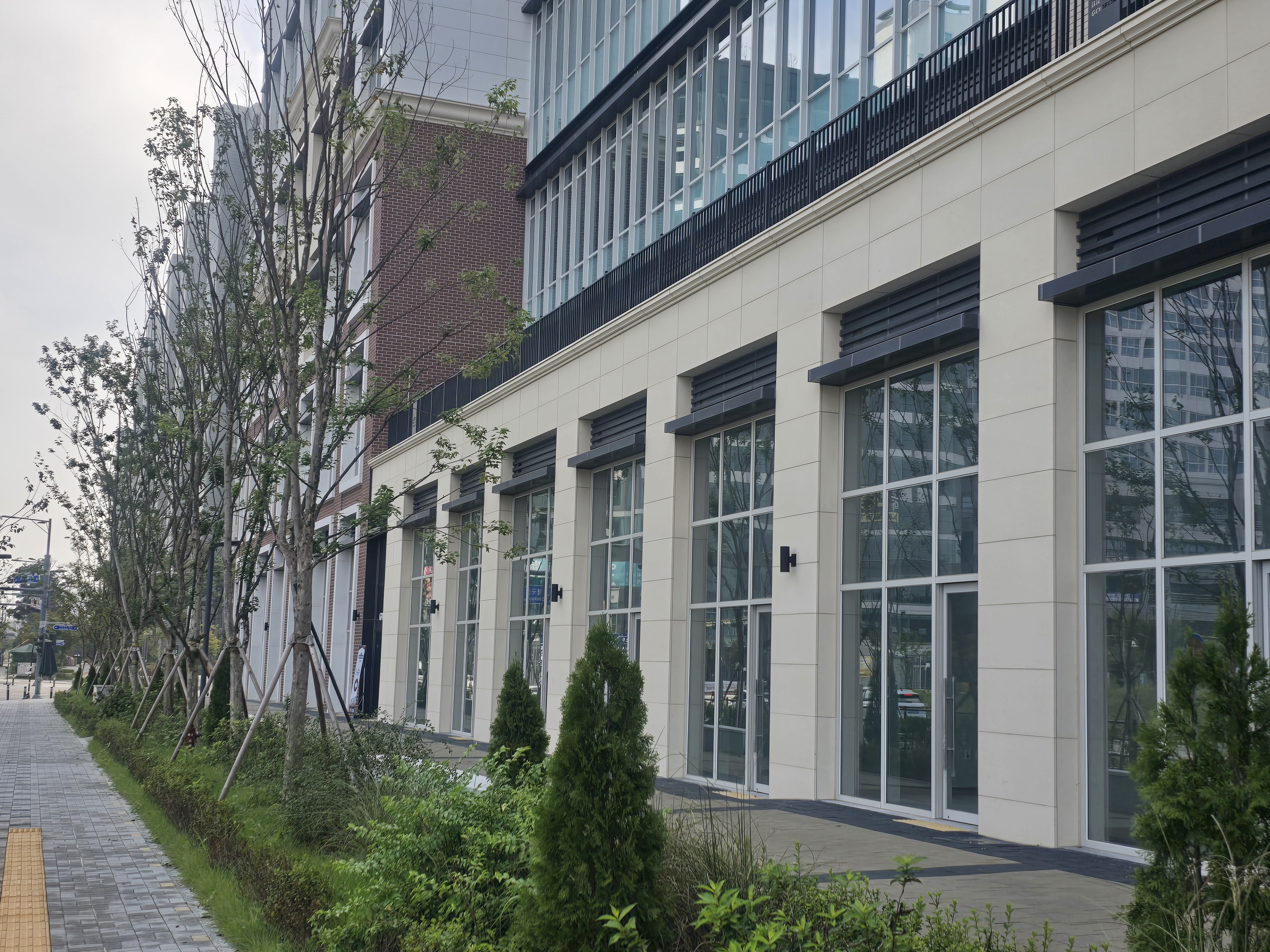 평택고덕 브리티시상가 메인도로측 상가모습