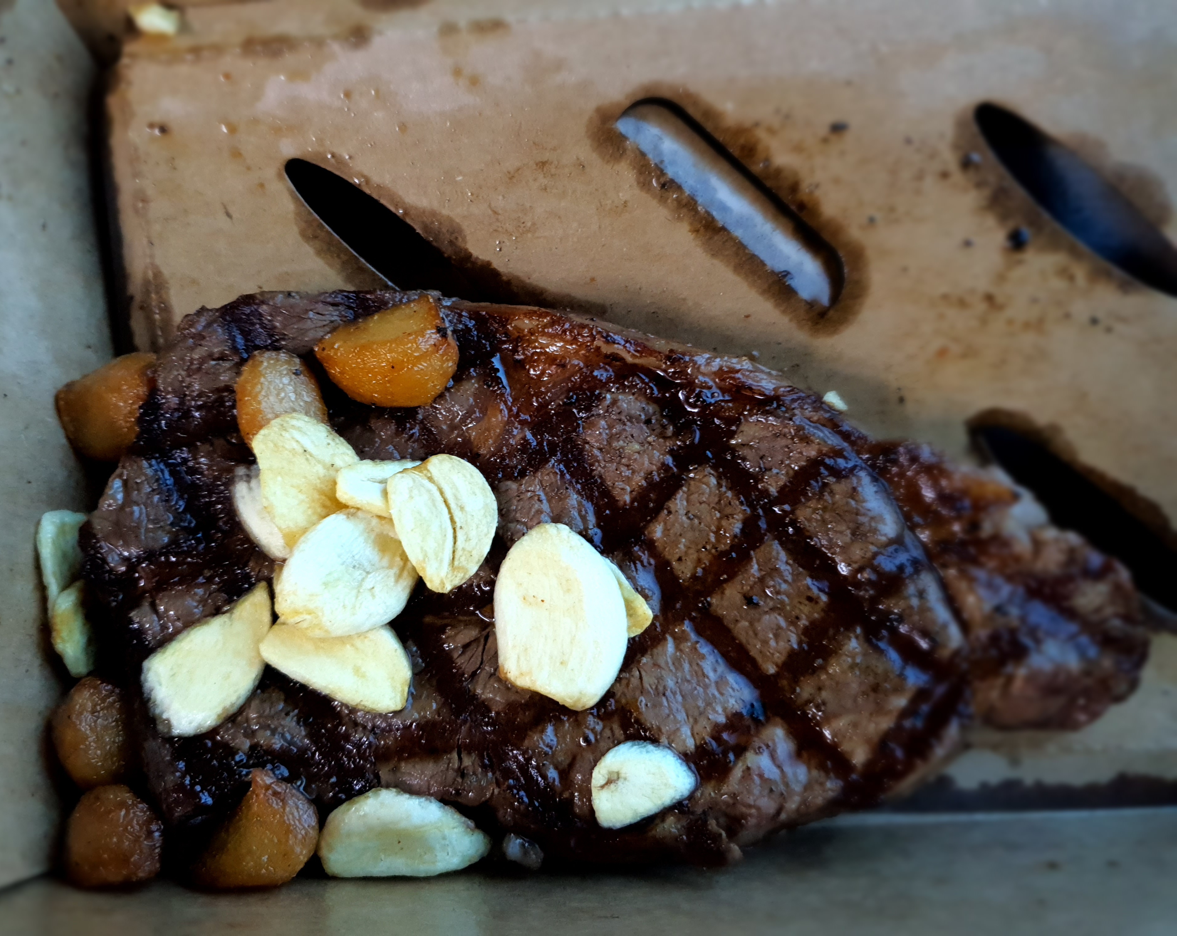 스테이크는-미디엄-레어로-했어요.