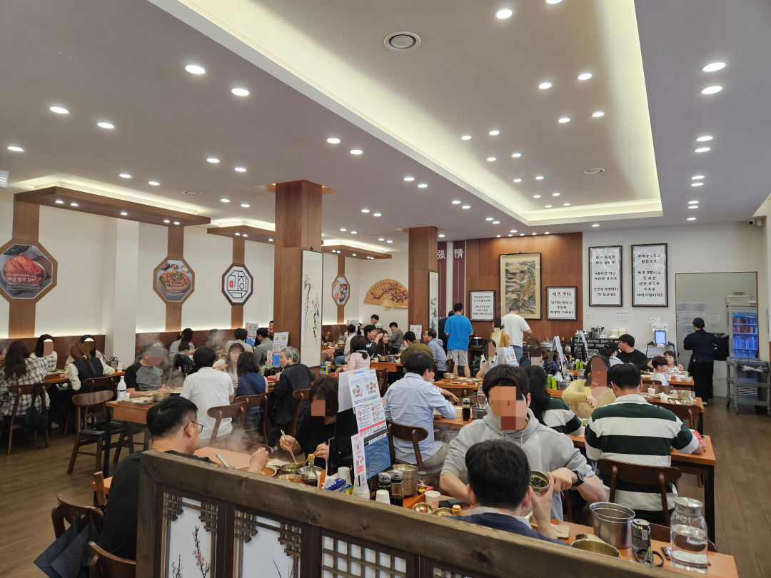 기장옥 샤브 칼국수 내부