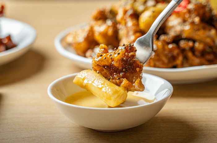 생방송 투데이 매실 닭강정 맛집