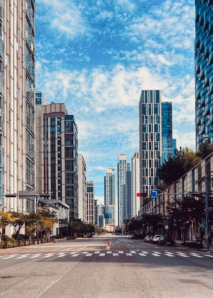 도시에서 발생하는 미세한 바람 패턴과 그 영향