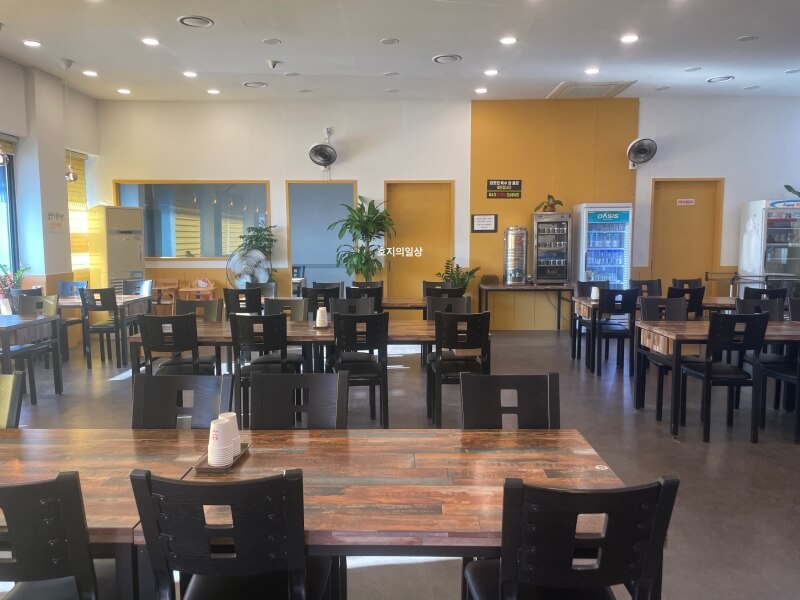 봉담 수기리 맛집 융건릉 비빔국수 - 넓은 매장