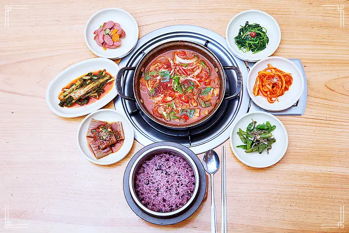 픽업 트렌드스페셜 히트맨 맛VS멋 강북구 수유 30년 전통 기사식당 푸근한 인심 가득한 한상차림 맛집 추천