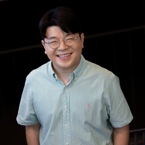최욱 프로필 – ‘매불쇼’ 진행자 겸 시사·예능 크로스오버 MC의 모든 것