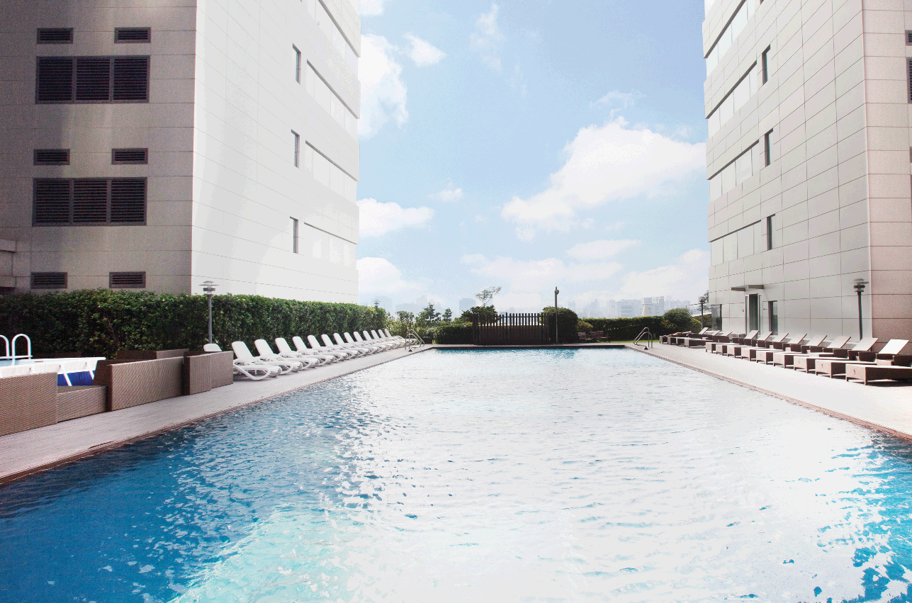 실버타운 더클래식500 옥상 수영장