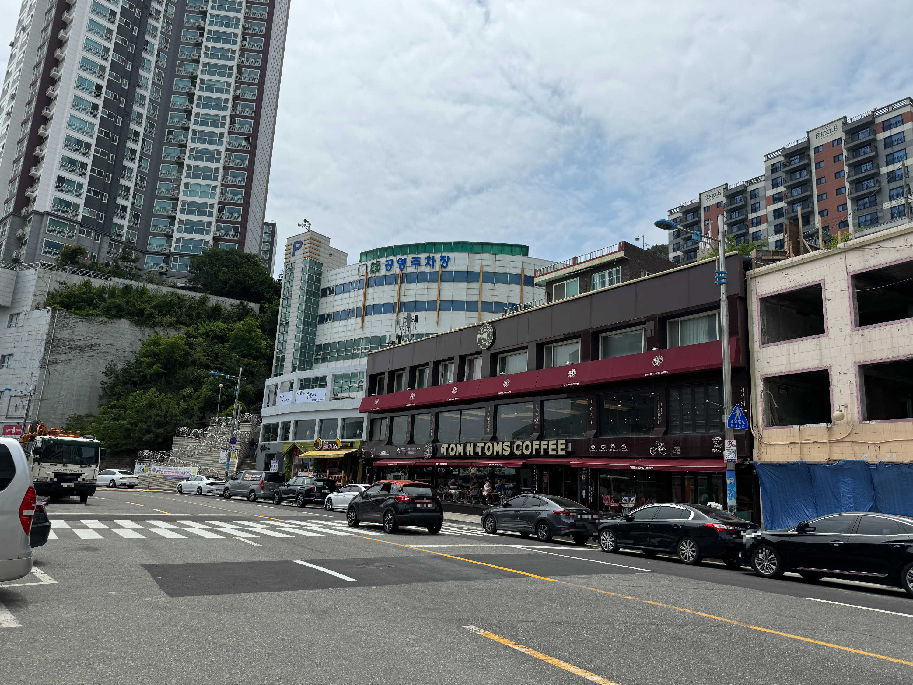 부산-송도-해수욕장-탐앤탐스