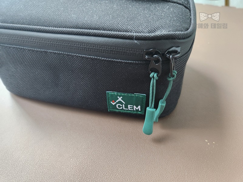 케이스 외관 로고