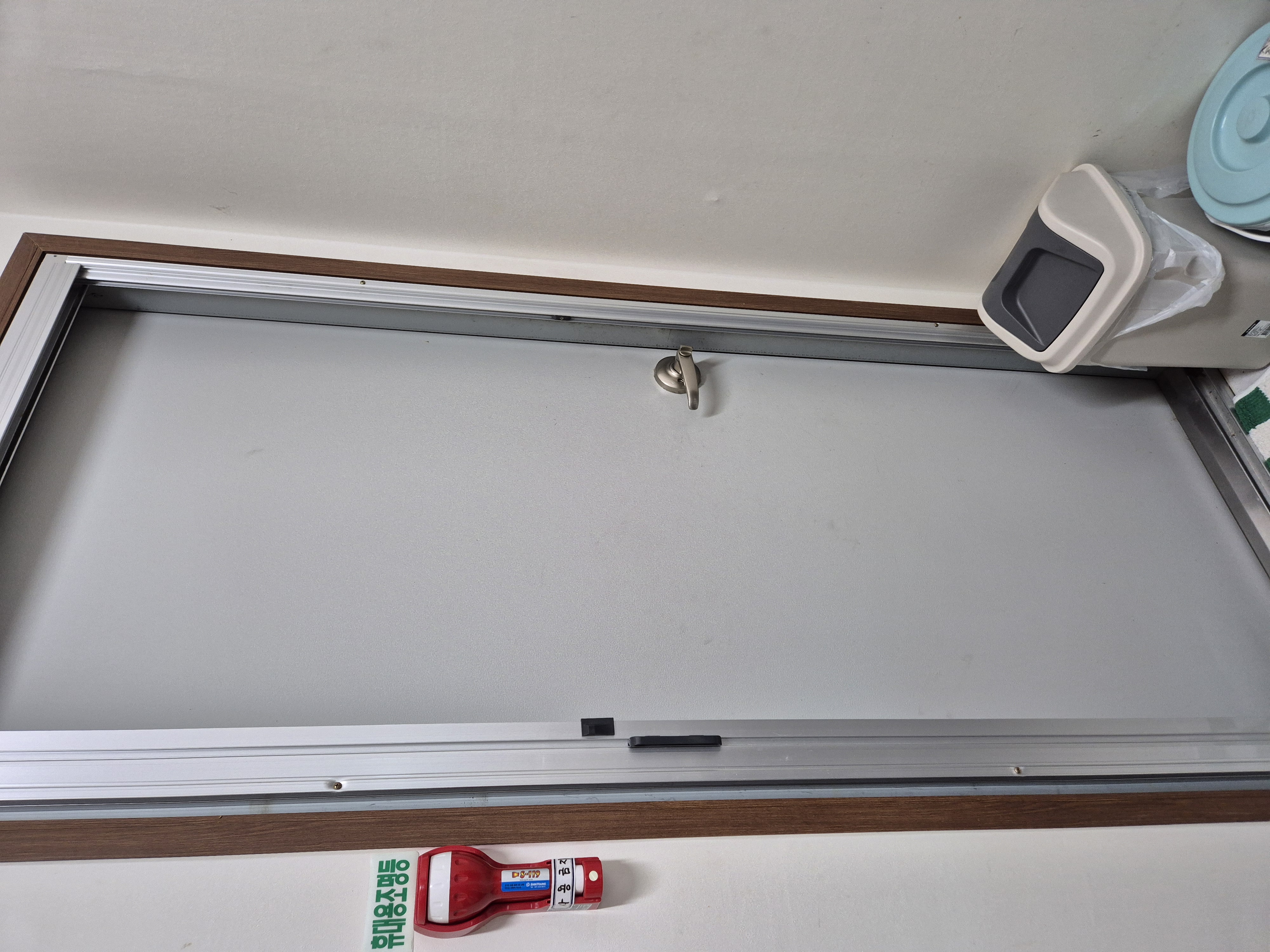 B시트 별채 주방 뒷문