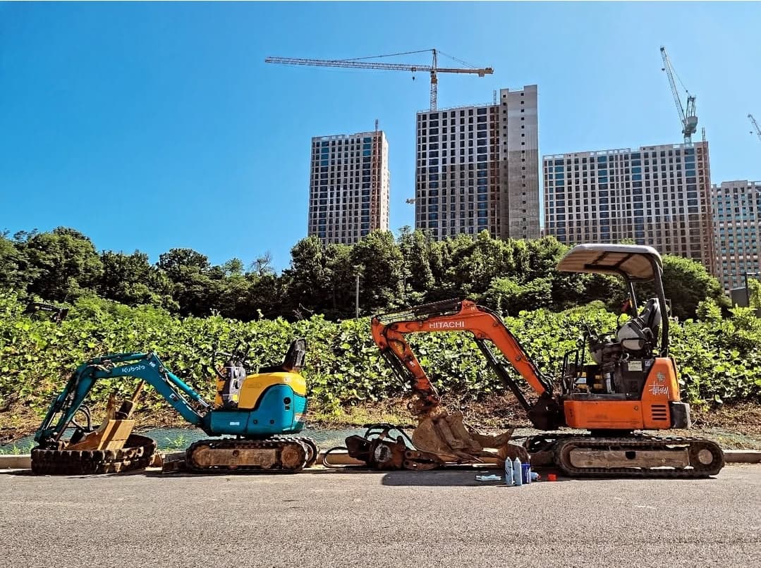 미니 굴착기: 작지만 강력한 건설 현장의 핵심 장비