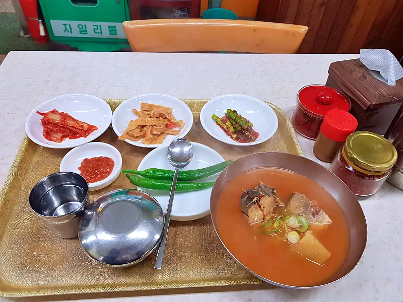 토요일은 밥이좋아 토밥 칼칼하고 시원한 동태탕 북어국 황태 해장국 여의도 KBS별관 노사연 김종민 박명수 찐 단골 맛집 추천 토밥좋아 방송정보