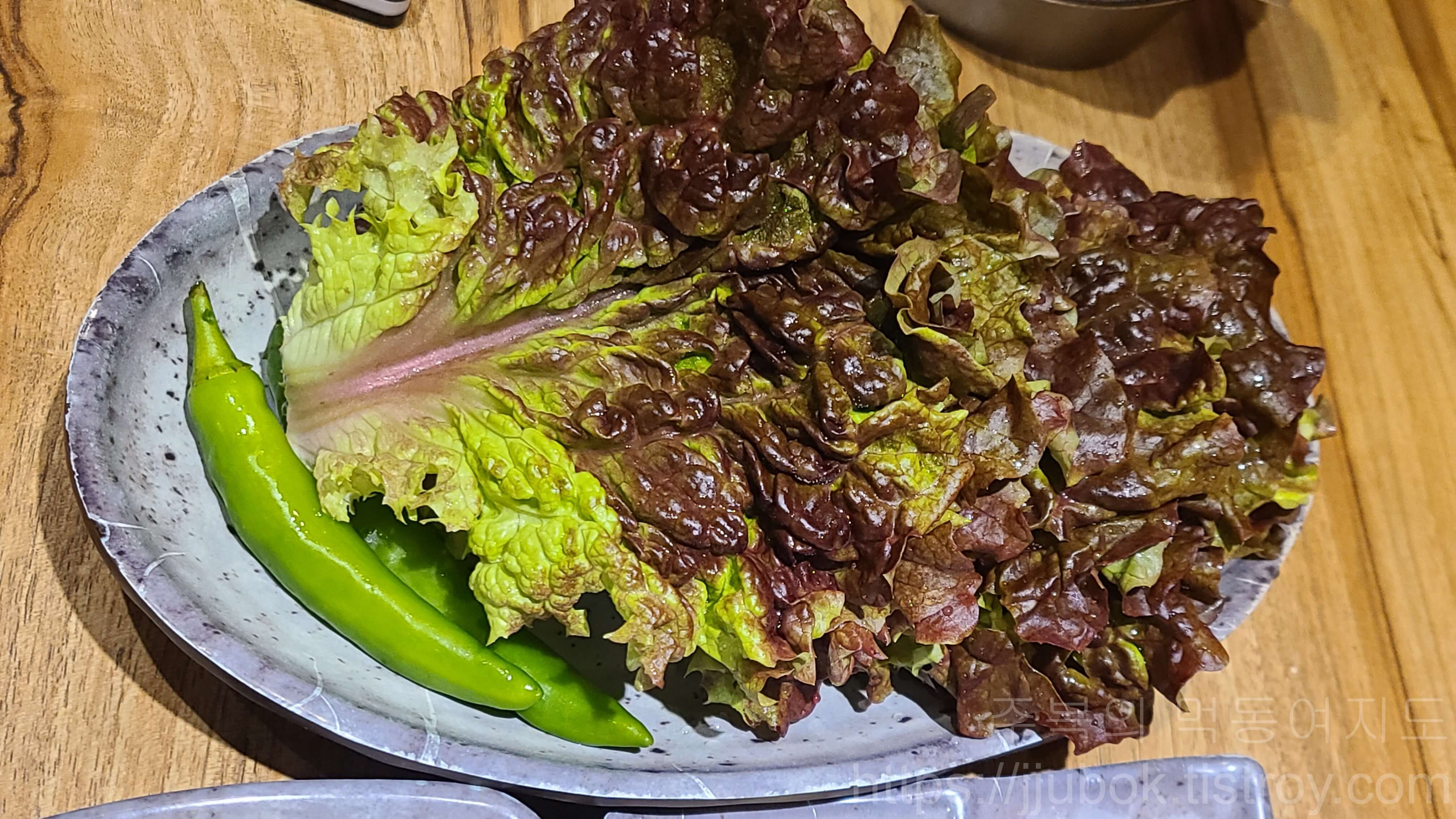 족이맛있는-사또족발-밑반찬-야채