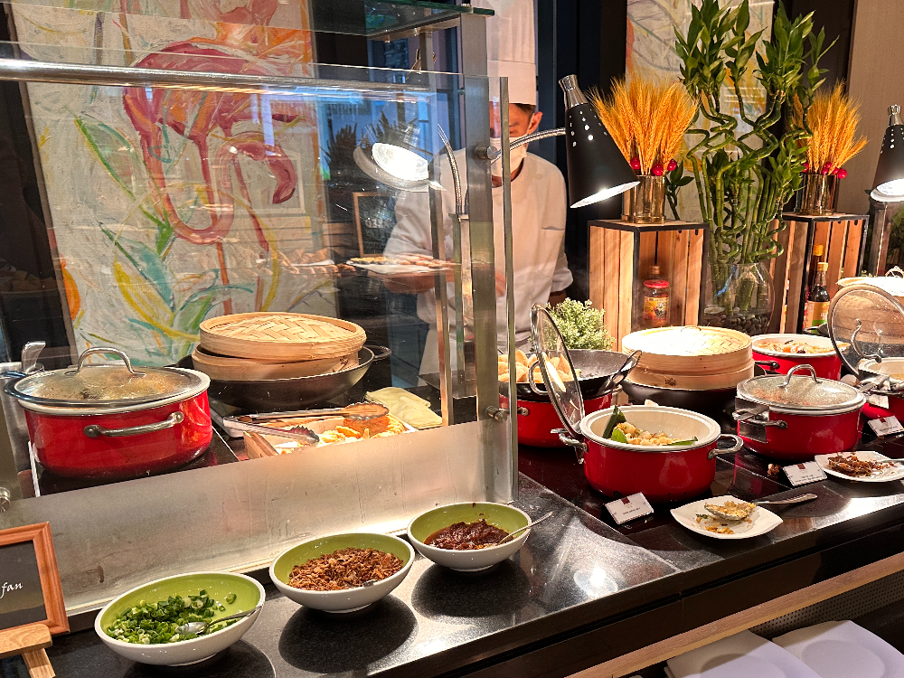 콘래드 센테니얼 호텔 조식