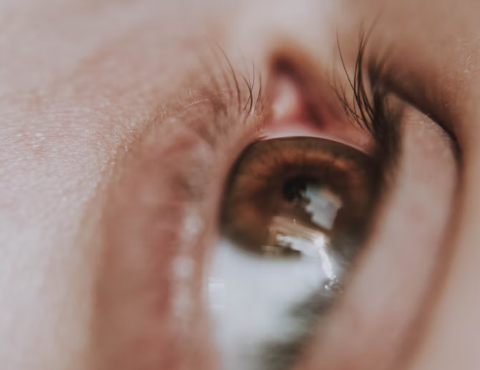 내 눈에 딱 맞는 인공눈물 추천 (성분, 종류, 렌즈용 완벽 가이드)