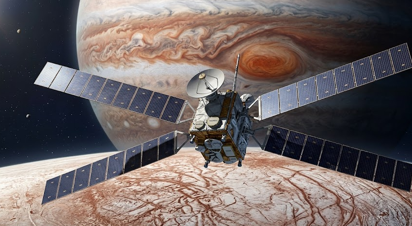 NASA 유로파 클리퍼 탐사선이 목성의 얼음 위성 유로파 상공을 근접 비행하는 상상도