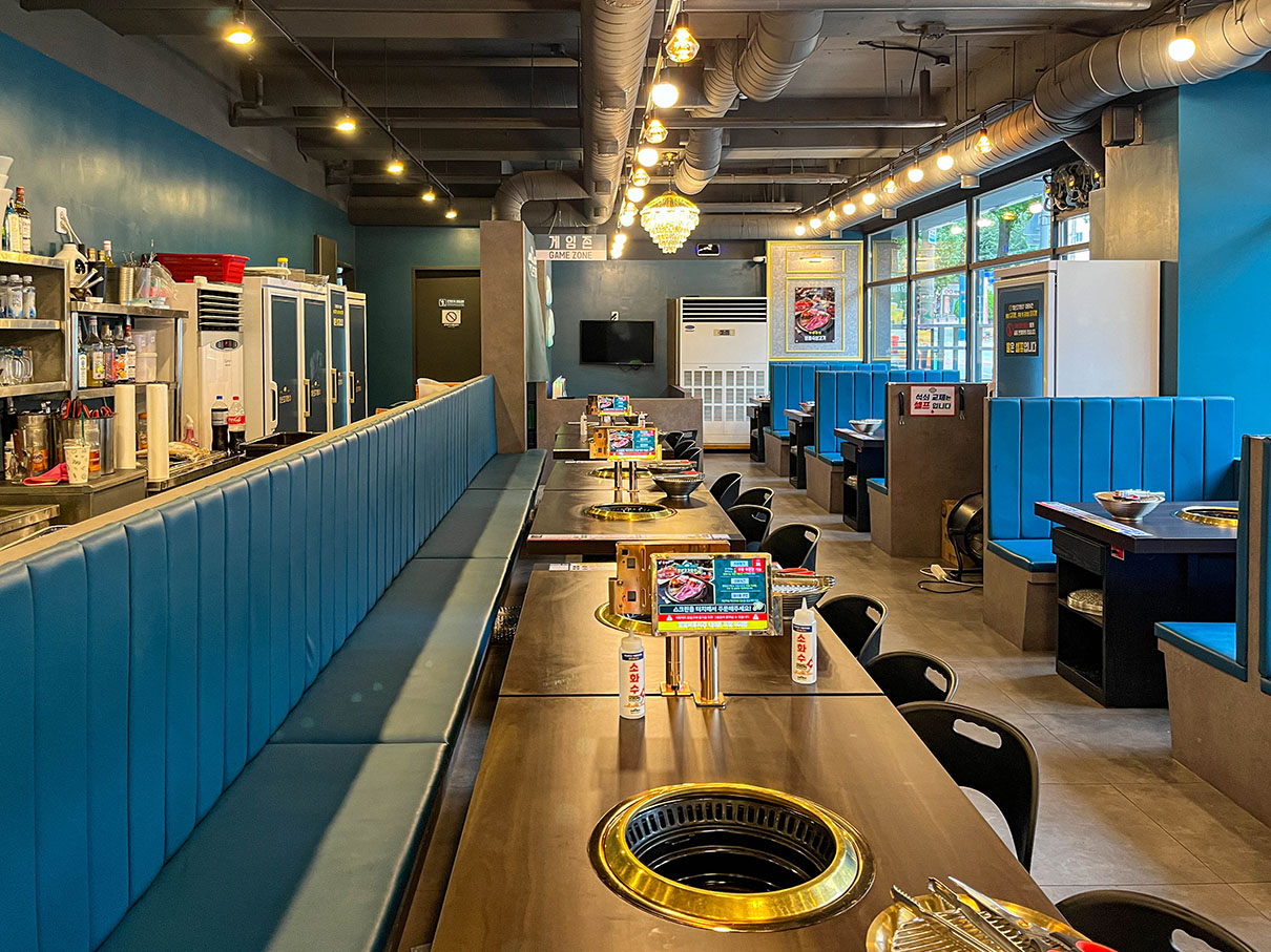 청년고기장수 만덕점 내부