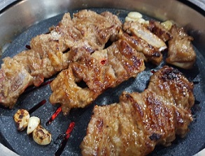 6500원돼지갈비