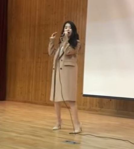 학교 축제에 간 아이유