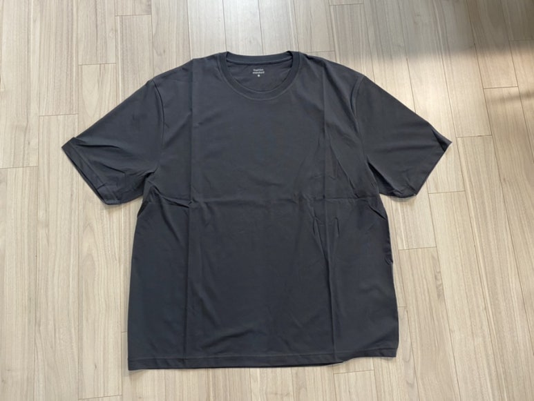 무신사 무신사스탠다드 [쿨탠다드] 릴렉스 핏 크루 넥 반팔 티셔츠 [건메탈]COOLTANDARD RELAX FIT CREW NECK T-SHIRT [GUNMETAL]