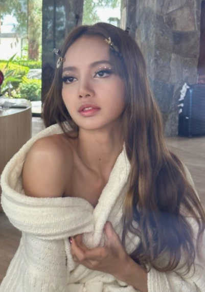 리사 팝업스토어 장소 신곡 락스타 반응