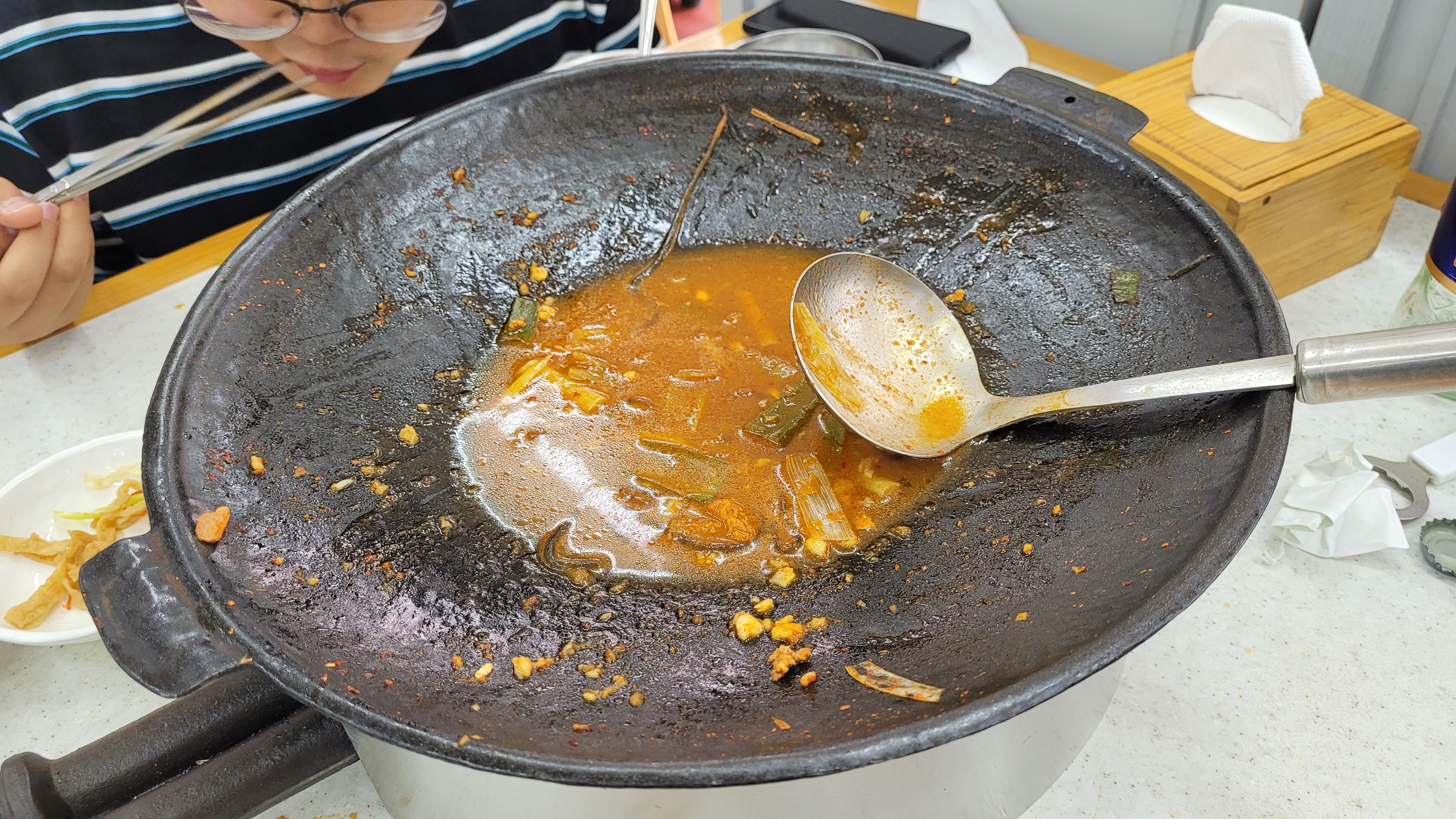 바닥을 드러낸 부대찌개